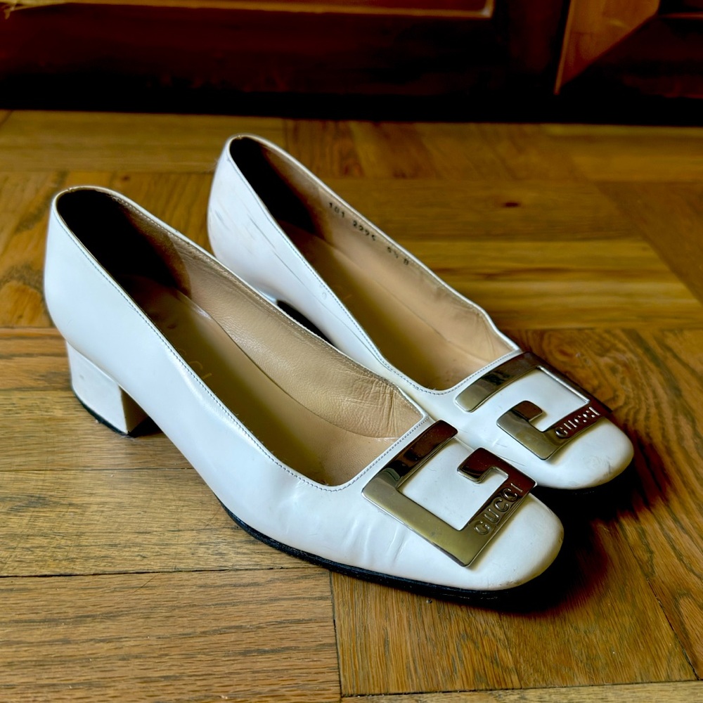 Vintage 90’s Gucci heeled loafers